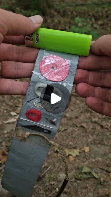 Bushcraft Projects Diy, Outdoor Survival Activities For Kids, Survival Tips Outdoor, Homemade Survival Gear, Bushcraft Crafts, Survival Lighter, Survival Kit Diy, Survival Crafts, Preppers Survivalist