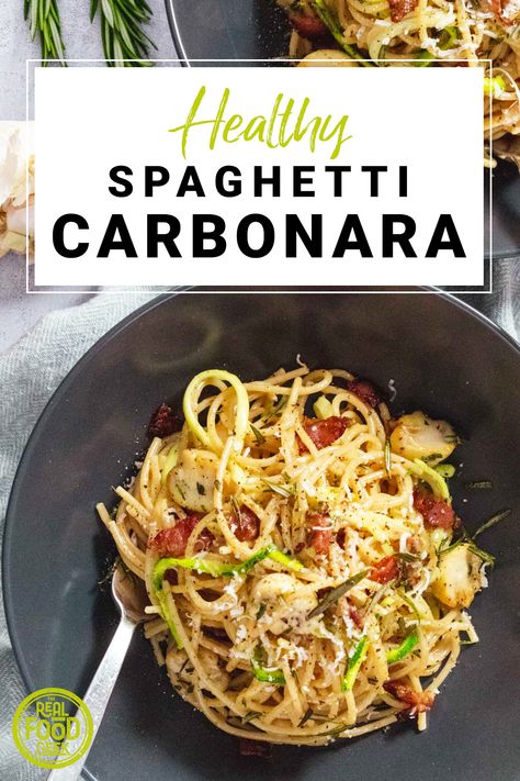 This Healthy Spaghetti Carbonara is what comfort food dreams are made of. A quick and easy 15-minute meal, full of nutritional goodness. #carbonara #healthyrecipes #pastarecipes #carbonarasauce #realfoodrecipes Healthy Meals Pasta, Carbonara With Egg, Healthy Carbonara, Meals Pasta, Healthy Spaghetti, Spaghetti Carbonara Recipe, Carbonara Sauce, Carbonara Recipe, Spaghetti Carbonara