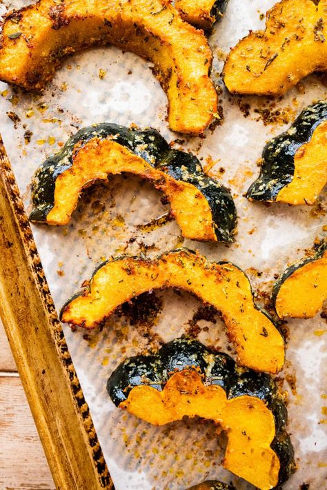 Savory Roasted Acorn Squash Recipe (Parmesan Herb) - CucinaByElena Diced Acorn Squash Recipe, Green Acorn Squash Recipes, How To Cook Acorn Squash, Acorn Squash In Oven, Savory Acorn Squash, Acorn Squash Recipes Healthy, Acorn Squash Baked, Easy Squash Recipes, Squash In Oven