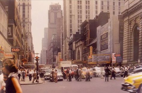 Manhattan: 42nd Street and 8th Avenue (1953) 1940s Aesthetic, 1950s New York, 1950s Aesthetic, 50s Aesthetic, 60s Aesthetic, Classic Pictures, Late 30s, Nyc Times Square, New York Architecture