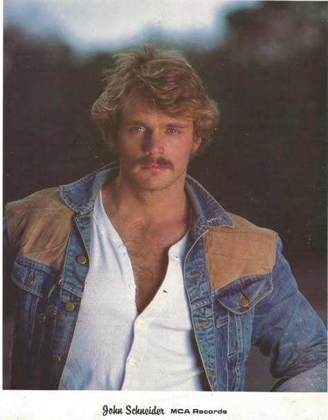 John Schneider. :) Bo Duke, Vintage Muscle Men, John Schneider, Mustache Men, 70s Men, Vintage Muscle, Portrait Photos, Vintage Portraits, Good Looking Men