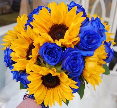 🌻Floral | 🎈Balloons | 🍏 Food Baskets 🐻Plush | 🎁 Gifts 🌹Show us what you create! #mmflowers 🌸Princeton, NJ 🌿609-520-2005 Rose Blu, Blue Sunflower Wedding, Vendela Roses, Food Baskets, Blue Flowers Bouquet, Beauty And The Beast Theme, Bouquet Images, Floral Balloons, Something Blue Wedding