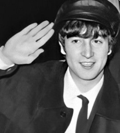 John Lennon • The Beatles John Lennon Hat, Young John Lennon, Young Beatles, Jhon Lennon, John Lemon, Beatles John Lennon, The Beatles 1, Bug Boy, Beatles Pictures