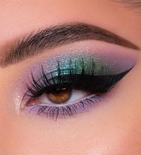 Stunning Colourful Eye Makeup Looks To Transform Your Look Makeup Zombie, Make Up Designs, Revolution Eyeshadow, Purple Eye Makeup, Beautiful Eye Makeup, Eye Makeup Designs, Makijaż Smokey Eye, Colorful Eye Makeup, Makeup Eye Looks