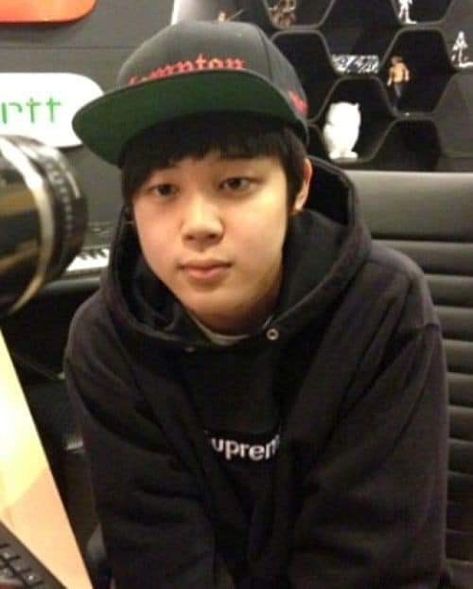 Park Jimin 2013 Jimin Predebut, J Hope Gif, Bts Predebut, Body Awareness, Park Jimin Cute, One Shot, Park Jimin Bts, Min Suga, Jimin Jungkook