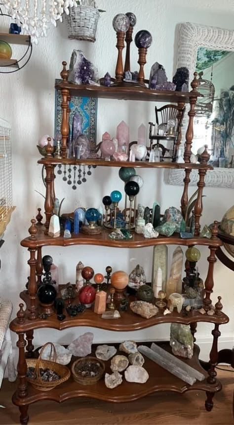 Witchy Shelf Ideas, Tarot Display Ideas, Crystal Book Shelf, Modern Witch Bedroom, Witch House Aesthetic Interior, Altar Shelf Ideas, Whimsigoth Shelf, Whimsical Shelves, Oddity Shelf