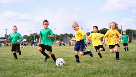 What better way to celebrate the growth of the team and the completion of a successful sports season than to throw a team party? The party also gives kids, parents, and coaches a chance to relax and really enjoy each other’s company. In order to make this event one that will be talked about for ... Coaching Kids Soccer, Coaching Soccer, Soccer Drills For Kids, Group Text, Soccer Moms, Soccer Coach, Playing Soccer, Soccer Practice, Soccer Drills