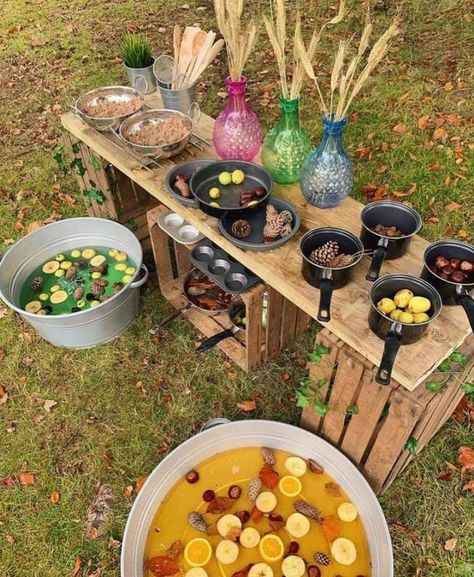 Sandpit Provocations, Reggio Outdoor Art Spaces, Mud Kitchen Ideas Preschool, Forest School Set Up Ideas, Early Years Outdoor Area Ideas Activities, Outdoor Nursery Activities, Outdoor Early Years Ideas, Nature Sensory Play, Outdoor Mud Kitchen Ideas