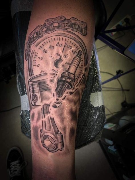 Mechanic Tattoo Ideas Tools, Mechanic Tattoo For Men, Car Enthusiast Tattoo, Bionic Tattoo, Ironworkers Tattoo, Diesel Mechanics Tattoo, Mechanic Tattoo Ideas, Mechanical Tattoo, Boxing Tattoos