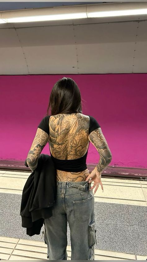 Woman With Tattoos, Backpiece Tattoo, Feminine Tattoo Sleeves, Mens Shoulder Tattoo, Full Back Tattoos, Tattoed Women, Stylist Tattoos, Side Tattoos, Back Tattoo Women