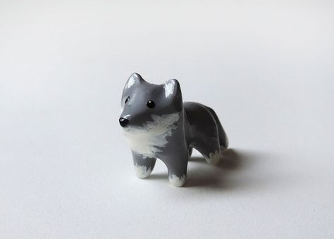 Wolf Craft, Polymer Clay Figurine, Gray Wolf, Clay Dragon, Animal Totem, Polymer Clay Animals, Cute Polymer Clay, Clay Figurine, Clay Animals