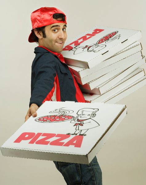 Judgment from the pizza delivery guy when he realizes that XL pie is just for you. | The 28 Scariest Parts Of Living By Yourself Living By Yourself, Being On Your Own, Ppl References, Pizza Delivery Boy, Delivery Guy, Pizza Gifts, Pizza Guy, Domino's Pizza, Pizza Delivery Guy