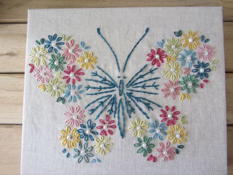 Embroider Butterfly, Hand Embroidery Patterns Free, Simple Hand Embroidery Patterns, Diy Bead Embroidery, Diy Embroidery Designs, Hand Embroidery Patterns Flowers, Diy Embroidery Patterns, Handmade Embroidery Designs, Embroidery Stitches Tutorial