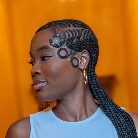 One of the ways I enjoy styling my cornrows is with simple accessories like stick on pearls. They are cute, simple, and cause no damage to the hair. Pearls linked in my Amazon storefront! Cute Simple Cornrow Hairstyles, Braided Fingerwaves, Pearl Braids, Styling My Braids, Unique Box Braids, Braids With Accessories, Prom Braids, Braids Black Hair, Hair Accessories For Braids