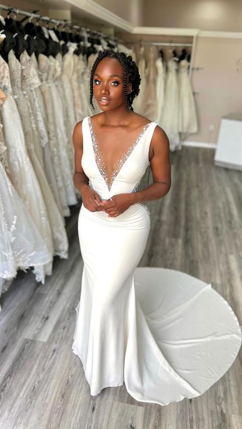 Bridal Maid Dress, African Bridal Dress, African Bridesmaid Dresses, Spaghetti Strap Wedding Dress, Wedding Dresses Satin, Bridesmaids And Groomsmen, Maid Dress, Glam Wedding, Ideal Wedding