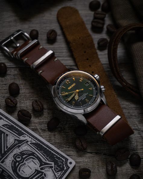 Seiko Leather Strap, Seiko Alpinist, Explorer 1, Seiko Skx007, Seiko Snk381, Grand Seiko Sbgw231, Cheap Bracelets, Watch Winders, Seiko Military Watch