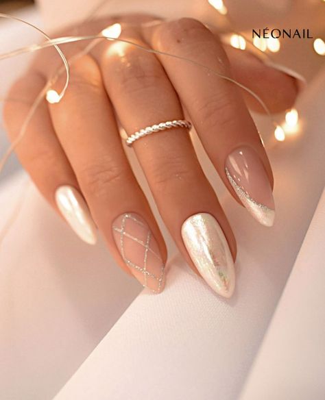 Almond Neutral Nails Classy, Bach Nails Bride, Buttercream Nails, Floral Bridal Nails, Wedding Nails Champagne, Neutral Glam Nails, Bride's Nails Wedding, Simple Bride Nails, Honeymoon Nails Ideas