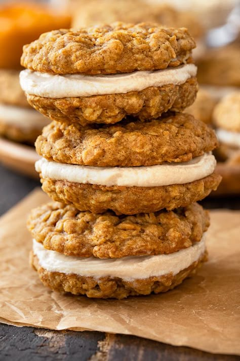 These decadent pumpkin oatmeal cream pies with maple cream filling are a sweetly spiced, cozy dessert fit for pumpkin season! | thecozyapron.com #pumpkinoatmealcreampies #pumpkinspiceoatmealcreampies #oatmealcreampies Pumpkin Oatmeal Cream Pies, Pumpkin Cream Pie, Pumpkin Oatmeal Cookies, Oatmeal Cream Pies, Gooey Cookies, Cream Pies, Pumpkin Desserts, Maple Cream, Oatmeal Cream