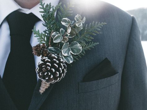 Ellen And Brian, January Wedding Ideas, Winter Boutonniere, Outdoor Winter Decor, Wedding Color Schemes Winter, Winter Wedding Party, Christmas Wedding Themes, Bridal Wedding Flowers, Winter Wedding Planning