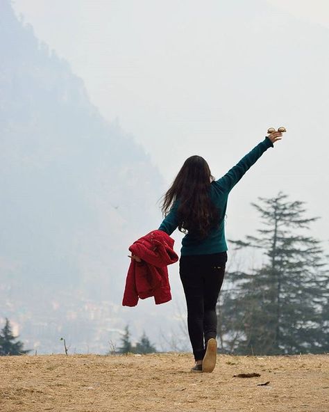 "Every thought of yours is a real thing- a force." @priyanka_trisal  #unciatrails #himachalgram #himalayangirls Friend Dpz, Jins Top, Girls Dpz Stylish, Pakistan Actress, Travel Pose, Panda Panda, Stylish Aesthetic, Photography Pics, Fun Life