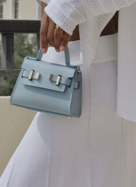 I am super excited about today’s post as I am reviewing the Ava Vitello Gold 6″ from Teddy Blake in the colour light blue. I absolutely adore their bags  If you missed my last post on the brand well let me quickly bring you up to date. Teddy Blake is a luxury handbag brand that has been making bags in Italy since 1958. Good Afternoon Everyone, Teddy Blake, Making Bags, Work Tote Bag, Luxury Bag, Colour Light, How To Make Handbags, Work Bags, Mini Crossbody