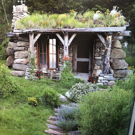 Montana Fishing Cabin by Miller Architects Stone Cabin, Casa Hobbit, Fishing Cabin, Stone Cottages, Earth Sheltered, A Small House, Cottage Cabin, Rustic Stone, Earth Homes