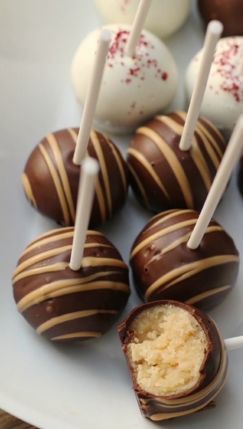 Gourmet Peanut Butter Cake Pops Easy Cake Pops 3 Ingredients, Peanut Butter Cake Pops, Cookies N Cream Cake, Fancy Cake Pops, Gourmet Peanut Butter, Pops Recipes, White Cake Pops, Cookies And Cream Cake, Cookies N Cream