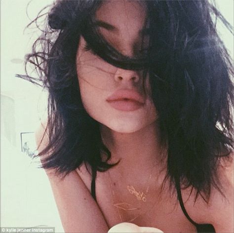 Kylie Jenner Short Hair, Kylie Jenner 2014, Kylie Jenner Face, Style Kylie Jenner, Kylie Jenner Fotos, Kily Jenner, Lipstick Photos, Look Kylie Jenner, Mac Velvet Teddy