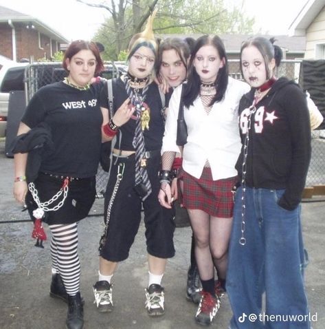 Numetal Outfits, Mall Goth 90s, Mallgoth Outfits, Mall Goth 2000s, Mall Goth Fashion, Mall Goth Outfits, Mall Goth Aesthetic, 90s Mall Goth, 2000s Mall Goth