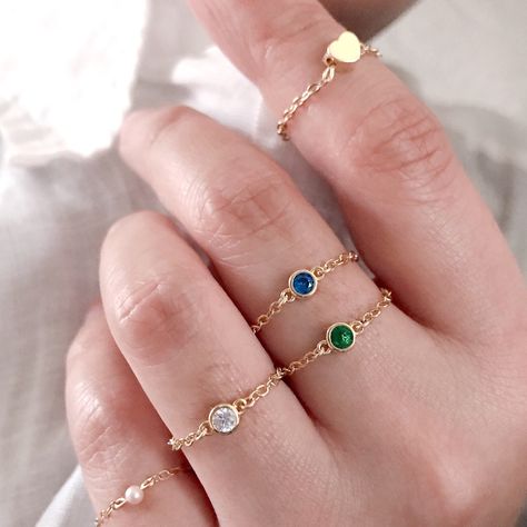 Chain Rings Aesthetic, Jewellery Organisation, Chain Ring Gold, Minimalistic Jewelry, Dainty Jewellery, J 1, Purity Ring, Aesthetic Rings, Chain Rings