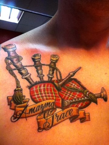 Scottish Bagpipe Tattoo. Best tatoo I have ever seen! Bagpiper Tattoo, Bagpipe Tattoo, Colin Tattoo, Scotland Tattoo, Scottish Tattoo, Scottish Tattoos, Tattoo Free, Scottish Bagpipes, Scottish Pride