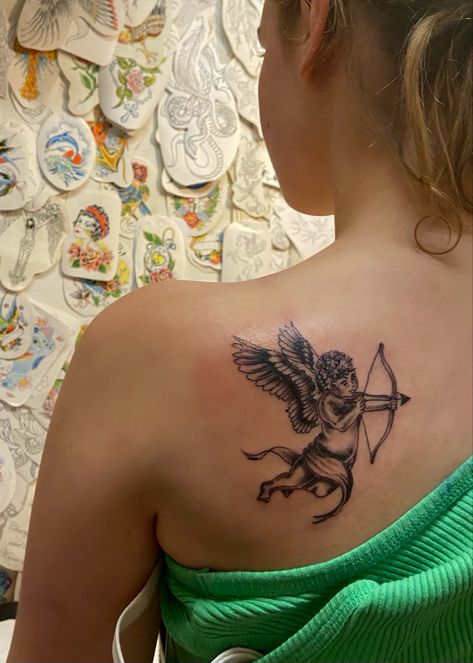 Cherubim Angels Tattoo, Cherub Angel Tattoo, Cupid Tattoo, Angel Cupid, Shoulder Blade Tattoo, Hip Tattoos, Devil Tattoo, Aesthetic Tattoos, Angel Cherub