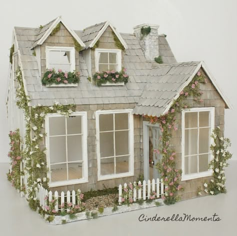 English Countryside Cottage, Nantucket Style Homes, Fireplace Style, Cinderella Moments, Nantucket Style, Mini Dollhouse, Mini Gardens, Countryside Cottage, Entry Lighting