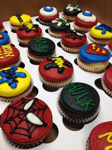 Marvel Avengers Cupcakes, Marvel Cupcakes Ideas, Marvel Themed Cupcakes, Avengers Cupcakes Ideas, Superhero Birthday Cupcakes, Character Cupcakes Ideas, Marvel Vs Dc Birthday Party Ideas, Marvel Cupcake Ideas, Superhero Desserts