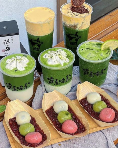 Matcha Food, Dessert Aesthetic, Matcha Dessert, Japanese Desserts, Kawaii Cooking, Food Fantasy, Pretty Dessert, Japanese Dessert, Sweet Snacks Recipes