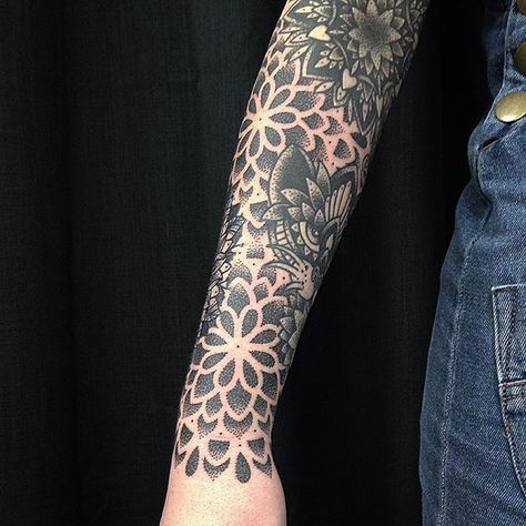 Gap Filling Tattoos, Gap Filler Tattoo Pattern, Filling Tattoo Sleeve, Geometric Gap Filler Tattoo, Filling In Sleeve Tattoo Spaces, Dot Work Gap Filler Tattoo, Gap Filler Tattoo Ideas Mandala, Tattoo Ideas To Fill In Space, Fill In Sleeve Tattoo Spaces Women