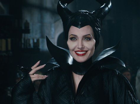 Maleficent, Angelina Jolie Maleficent 2014, Maleficent 2, Maleficent Movie, Angelina Jolie Maleficent, Maleficent Costume, Disney Maleficent, Film Disney, Michelle Pfeiffer, Disney Live Action