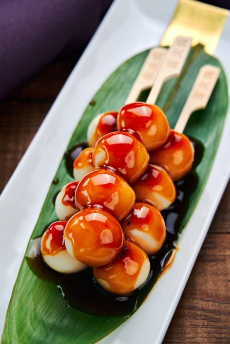 Best Mitarashi Dango Recipe - Step-by-Step Guide Rice Dumplings Recipe, Dango Recipe, Mitarashi Dango, Desserts Japonais, Japanese Food Traditional, Rice Dumplings, Japanese Desserts, Dumpling Recipe, Japanese Cooking