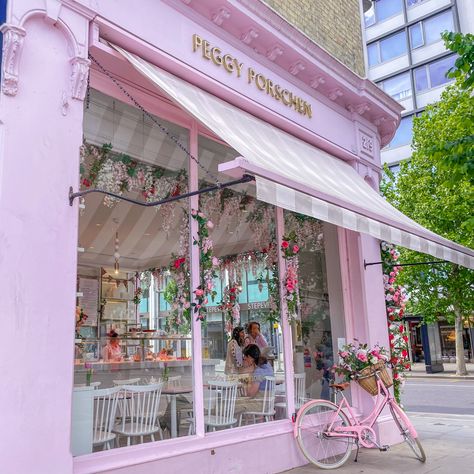 Cute Cafe Aesthetic Exterior, London Bakery Aesthetic, Cute Pink Bakery, London Aesthetic Cafe, Bakery Aesthetic Pink, Bakery Aesthetic Exterior, Travel Pink Aesthetic, Pink Bakery Aesthetic, London Cafe Aesthetic