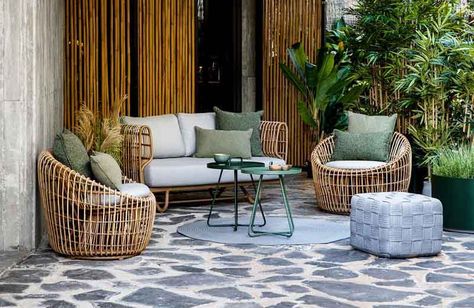 11 Chic Outdoor Patio Ideas By Style - 2022 Edition - 2Modern Outdoor Footstool, Modern Outdoor Living, Luxury Outdoor Furniture, Best Outdoor Furniture, Outdoor Furniture Design, Outdoor Sofa Sets, Round Chair, Durable Furniture, Mesa Exterior