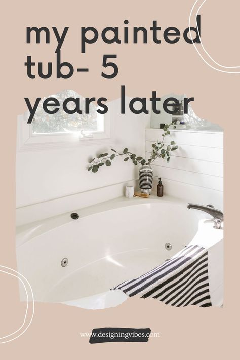 Painting A Bathtub, Painted Bathtub, Jacuzzi Tub Bathroom, Bathtub Makeover, Tub Paint, Tub Refinishing, Porcelain Tub, Painting Bathtub, Old Bathtub