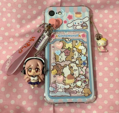 Kawaii Case Phone, Kawaii Phone Case Ideas, Cute Sanrio Phone Cases, Kawaii Iphone Theme, Iphone Decoration Ideas, Cute Iphone 8 Cases, Cute Cases Iphone, Kawaii Phone Theme, Phone Decoration Ideas