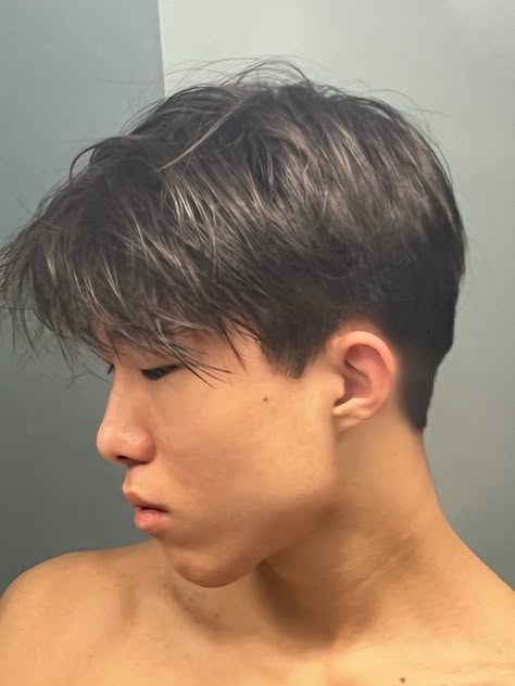 Middle Part Undercut Men Straight Hair, Middle Part With Undercut Men, Asian Hairstyles Men Straight Hair, Haircuts Round Face Men, Guy Straight Haircuts, Middle Part Hairstyles Asian Men, Guy Haircuts Asian, Short Haircuts Men Straight Hair, Mens Haircuts Short Straight Hair