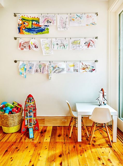 Hanging Kids Artwork, Displaying Kids Artwork, Creative Kids Rooms, Art Display Kids, Playroom Design, Kids Artwork, Toy Rooms, Artwork Display, Kids Corner