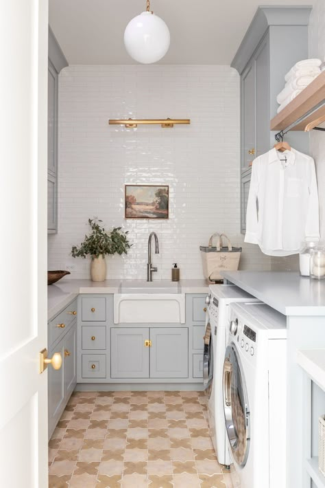 Dream Laundry Room, Laundry Room Flooring, Mixing Metals, Laundry Room Inspiration, Laundry Mud Room, Blue Kitchen, Tile Flooring, Laundry Room Makeover, Laundry Room Organization