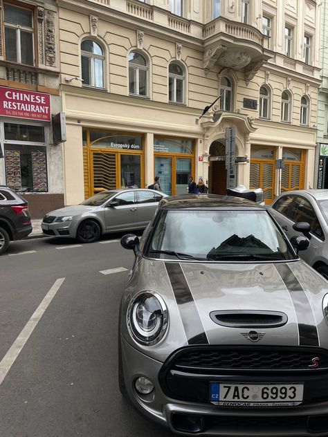 Silver Mini Cooper, Mini Countryman, Gray Aesthetic, Cama Box, Personal Brand, Vroom Vroom, My Dream Car, Mini Cars, Dream Car