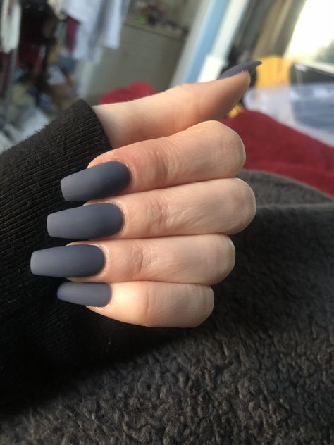 Matte Gray Coffin Acrylic Nails, Mate Gray Nails, Matt Colour Nails, Matte Grey Nails Coffin, Cool Matte Nails, Matte Charcoal Grey Nails, Grey Nails Acrylic Coffin, Short Acrylic Nails Matte, Matte Nails Aesthetic