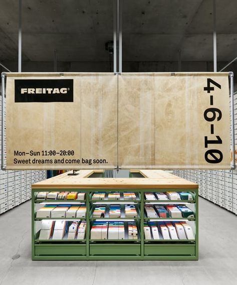 TORAFU ARCHITECTS designs kiosk-style inspired retail FREITAG store in osaka Retail Fixture Design, Popup Store Design, Recycle Interior, Commercial Space Design, Recycle Design, Retail Store Design, Factory Design, Retail Interior, Japan Design