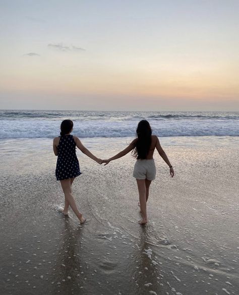 Sister Beach Pictures Poses, Beach Photography Poses Friends, Goa Photography Ideas Friends, Beach Pictures Friends Aesthetic, Beach Pictures Poses Friends, Goa Fits, Goa Photoshoot, Sister Beach Pictures, Beach Poses With Best Friend