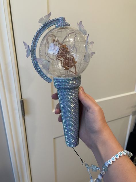 Custom Lightstick Kpop, Customized Lightstick, Bedazzled Lightstick, Decorated Lightsticks Kpop, P1harmony Lightstick Decoration, Twice Lightstick Decoration, Lightiny Ateez Decoration, Lightstick Decoration Ideas, Decorated Lightsticks